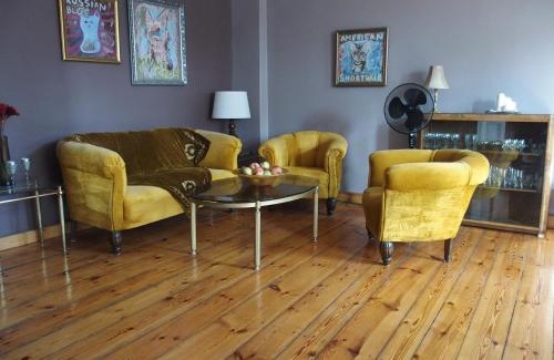 Jezyce Apartment | Refined Flat in Jezyce District