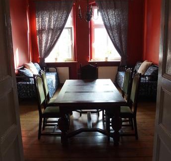 Jezyce Apartment | Refined Flat in Jezyce District