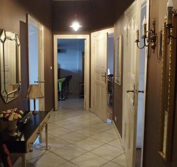Jezyce Apartment | Refined Flat in Jezyce District
