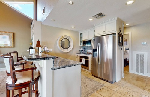 Spicewood House | Refined panoramic paradise on Lake Travis with boat launch and Tesla charger