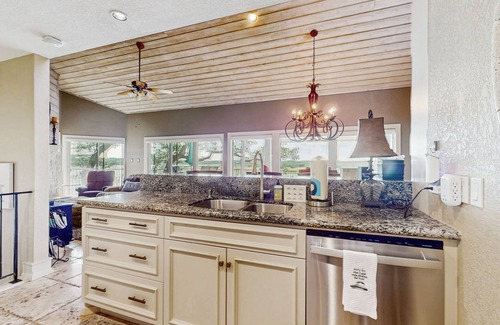 Spicewood House | Refined panoramic paradise on Lake Travis with boat launch and Tesla charger