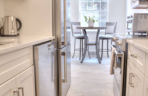 Beacon Hill Apartment | Refined urban living on the park, in historical Beacon Hill