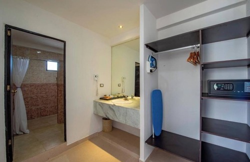 Centro Hotel | Refreshing Double Room Retreat with Poolside Access & Relaxing Terrace in Mérida