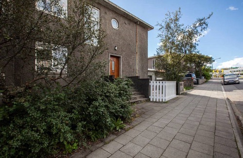 Hliðar Apartment | Refurbished Flat in Central Reykjavik in a Quiet Residential Area