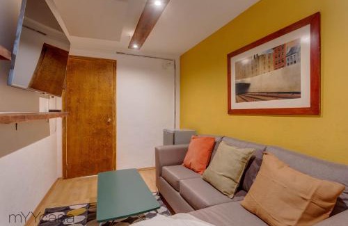 Miguel Hidalgo Villa | Refurbished Mansion with Garden & Patio in Las Lomas - Monte Blanco