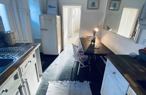 New Quay House | Refurbished traditional cottage dog friendly sea views 2 minutes to the beach