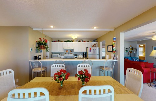 Village of Four Seasons Condo | Regatta Bay 404B- Walk-in level condo