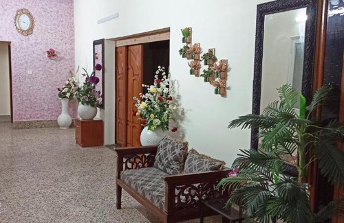 PECHS House | Rehaish Inn Guest House