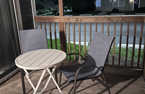 Rehoboth Beach Condo | Rehoboth Beach Condo 1 mile to the beach and Boardwalk w/pool! Sleeps 6