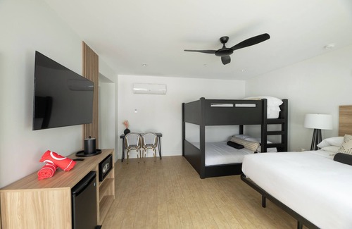 Rehoboth Beach Hotel | Rehoboth Beach Getaway with Free Parking | Minutes to Rehoboth Beach Boardwalk