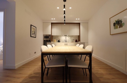 Embajadores Apartment | Reina Sofia Suite II