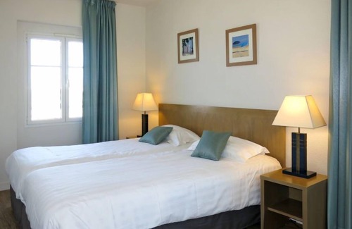 Saint-Malo Apartment | Reine Marine-T2 Balcon Lat. Mer by Interhome