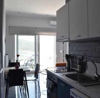 Nea Peramos Apartment | Relàxo Maisonette KYMA