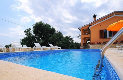 Martinski Apartment | Relax And Enjoy The Peace Of Nature In Traditional Istrian Village
