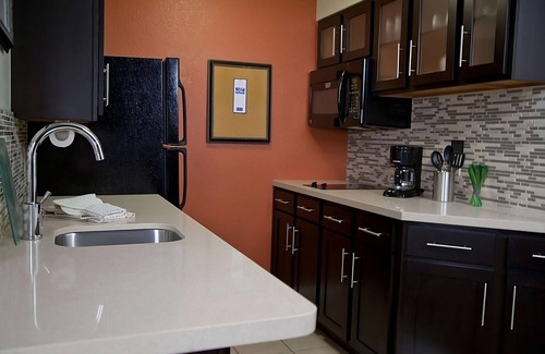 San Bruno Resort | Relax and Recharge! 2 Modern Units, Free Breakfast, Pet-friendly, Pool, Kitchen!