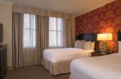 Downtown Austin Resort | Relax and Rejuvenate! Swimming Pool, Pets Allowed, Near Texas State Capitol!