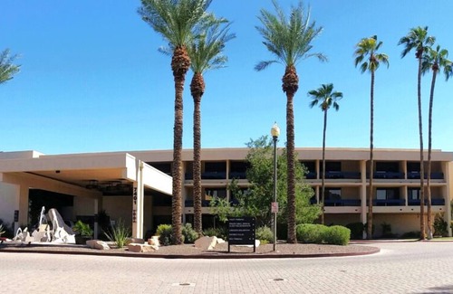 South Scottsdale House | Relax and Unwind! 3 Comfortable Units, Free Parking, Pet-friendly Property