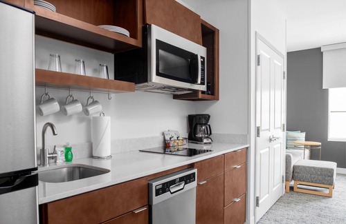 Clearwater Hotel | Relax and Unwind! Free Breakfast, Free Parking, Pets Allowed