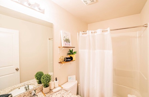 Jacarandas House | Relax and unwind in sunny Cape Coral!
