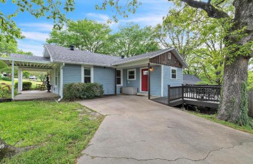 Fayetteville House | Relax and Unwind in the Heart of Fayetteville home
