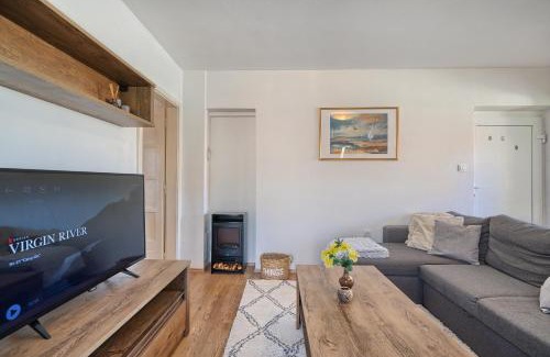 Srinjine Apartment | RELAX apartment Split area with private jacuzzi on terrace with mountain view