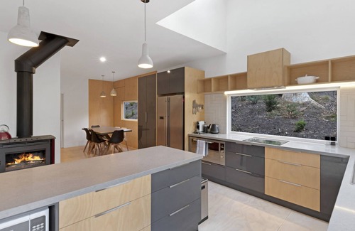 Ridgeway House | Relax at Ridgeway - Native Bushland Views