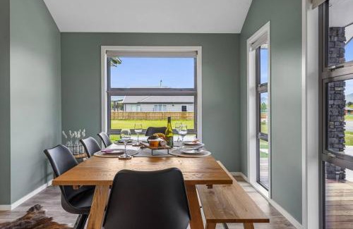Hanmer Springs House | Relax at William Jones Place