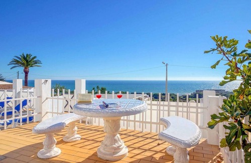Cerro de Aguia Villa | Relax by the pool at Villa Mar, minutes from Sao Rafael’s beaches