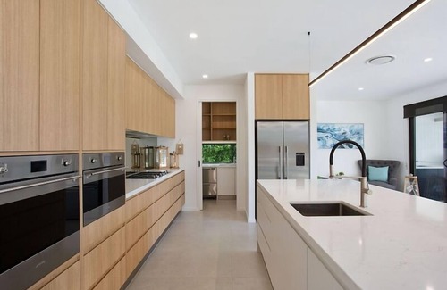 Broadbeach House | Relax, Chill, Enjoy and Luxury all comes in this Property!