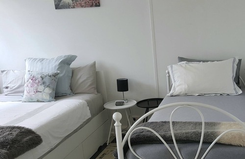 Brighton Apartment | Relax @ Esplanade Ocean front Apartment, Brighton Beach near Glenelg, Adelaide