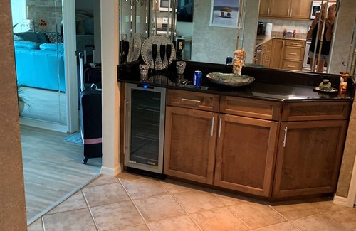 Indian Rocks Beach Condo | Relax have Fun in the Sun! LOWER RATES FOR MAY through DECEMBER 2025