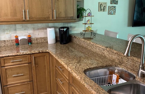 Indian Rocks Beach Condo | Relax have Fun in the Sun! LOWER RATES FOR MAY through DECEMBER 2025