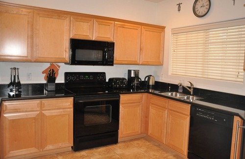 South Scottsdale Condo | Relax in beautiful and quiet Scottsdale condo. Heated pool/hot tub