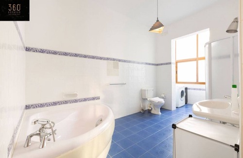 St. Paul's Bay House | Relax in Style at our 5BR Villa with Private Pool