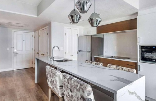 Las Vegas Strip Resort | Relax in Style Just Off the Strip – Elegant 2-Bd Lock-Off at Flamingo by Hilton