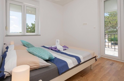 Zagvozd Apartment | Relax in the Dalmatian hinterland under the Croatian sun.