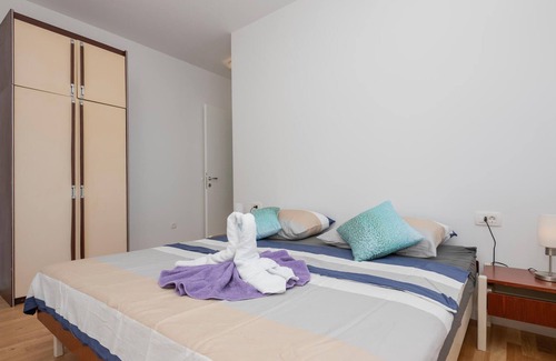 Zagvozd Apartment | Relax in the Dalmatian hinterland under the Croatian sun.