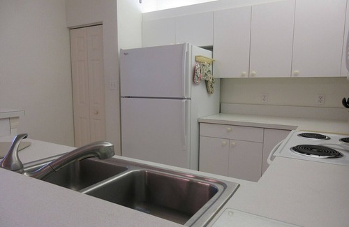 South Island Condo | Relax In The Sunshine! Lovely 2B/2B Vacation Condo w/All Weather Lanai, Walk To Beach, Resort Pool!