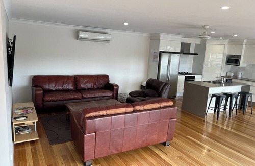 Malua Bay House | Relax @Malua bay - family and pet friendly, 350m to the beach