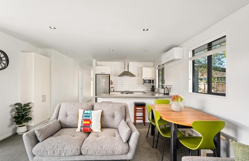 Albert Town House | Relax on Snowberry - Wanaka Holiday Home