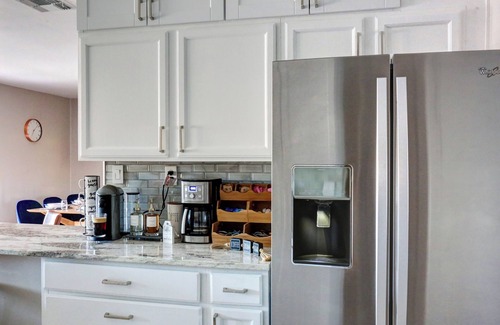 North Mountain House | Relax & Play:Retreat w/Pool Mini Golf Hot Tub BBQ Fire Pit Games EV/RV Ready