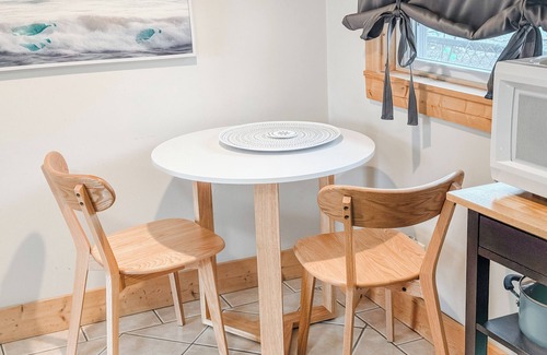 Charlevoix Cottage | Relax & Re"coop" at the Coop Cottage Charlevoix!
