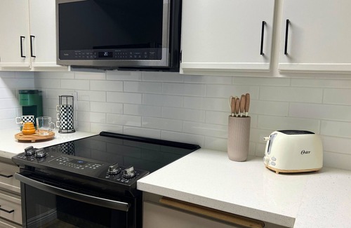 Rancho Cucamonga Condo | Relax & Recharge in a Modern 2-Bedroom Condo Prime Location