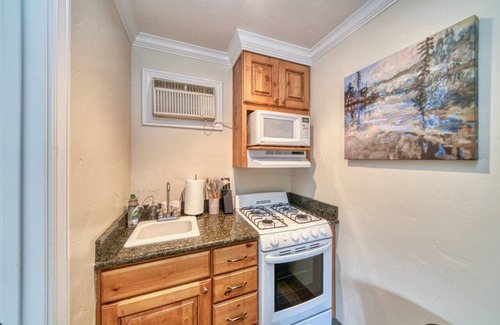 Lakeside Park Apartment | Relax & Unwind! Serene Lodge Studio & Kitchenette