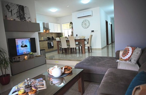 Ta' Pennellu Condo | Relax with the whole family at this peaceful place to stay
