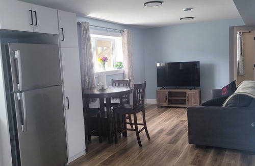 Terra Nova Apartment | Relax with the whole family at this peaceful place to stay. Close to yyt.