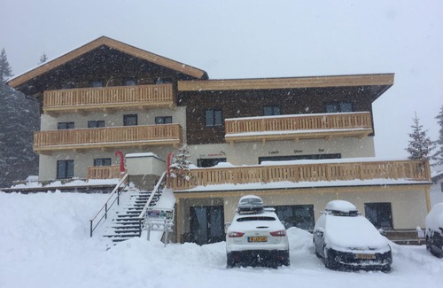 Biberwier Apartment | Relax wonderfully and into an apartment with a view of the slopes/mountains.