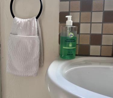Trawal House | Relaxa Sleep & Go - Self Catering Accommodation