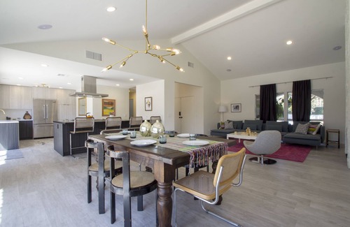 Sonora Sunrise House | Relaxation, Mountain Views, ECO upgrades, Design, Saltwater Pool/Spa!