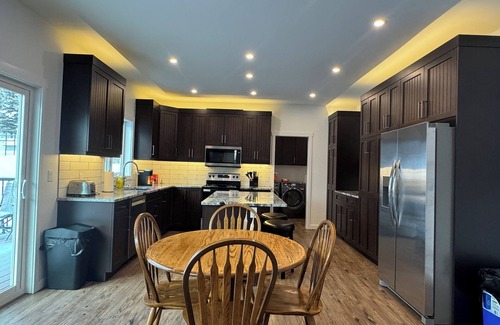 East Kootenay House | Relaxation with all amenities!